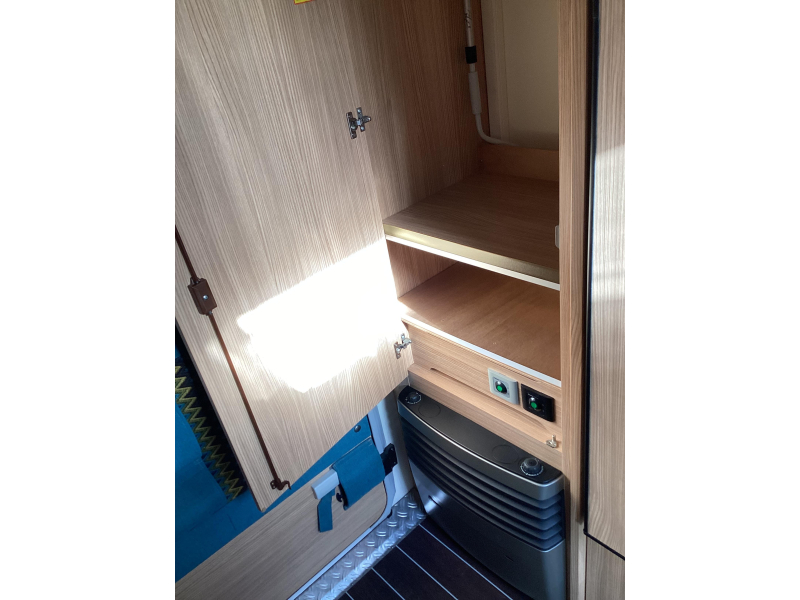 Knaus Sport en Fun 480 QL mover/ cassetteluifel  foto: 11