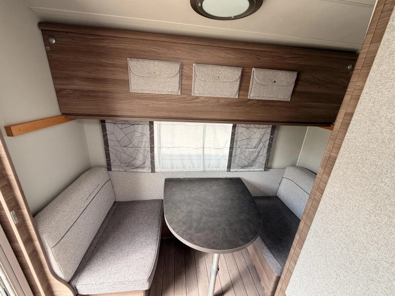 Knaus Sport Silver Selection 400 LK Voortent+Stapelbed+1300KG  foto: 5