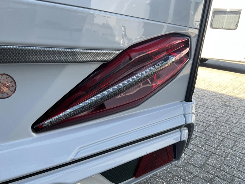 Knaus Sudwind Black Selection 460 EU ENKELE BEDDEN-DESIGN  foto: 22