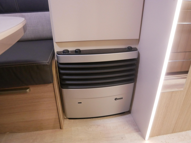 Caravelair Allegra 450 mover, fietsenrek  foto: 17
