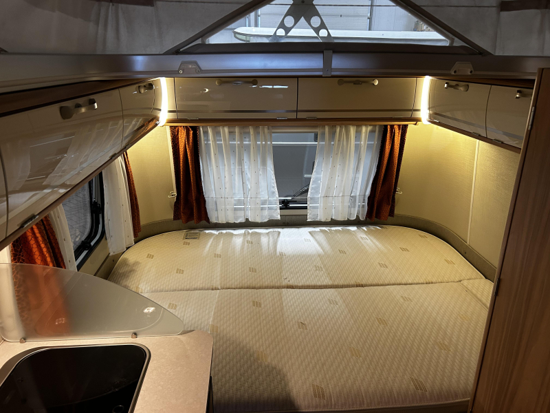 Eriba Touring Triton 430 Met Unico Verona luifel  foto: 6