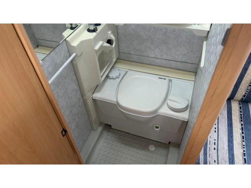 Adria Altea 390 DS Voortent+luifel  foto: 7