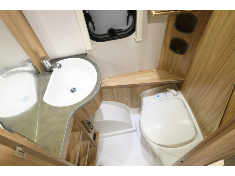 Eriba Nova Light 442 VLOERVERW.+MOVER+VOORTENT  foto: 13