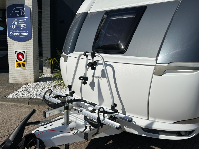 Hobby De Luxe 400 SFE mover, luifel, fietsenrek  foto: 9