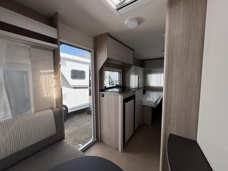Bürstner Premio Life 480 TL Mover en Thule luifel  foto: 7
