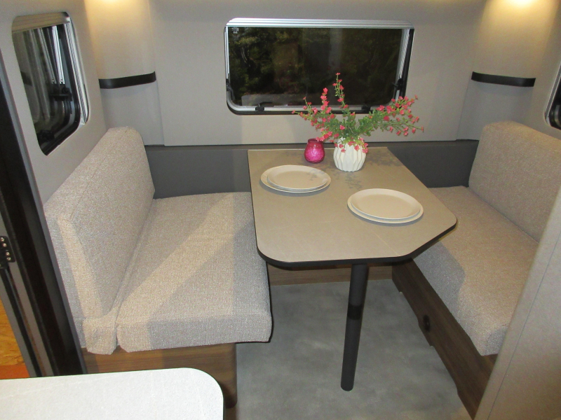 Eriba Feeling 470 COMPACT ENKELE BEDDEN!!  foto: 13