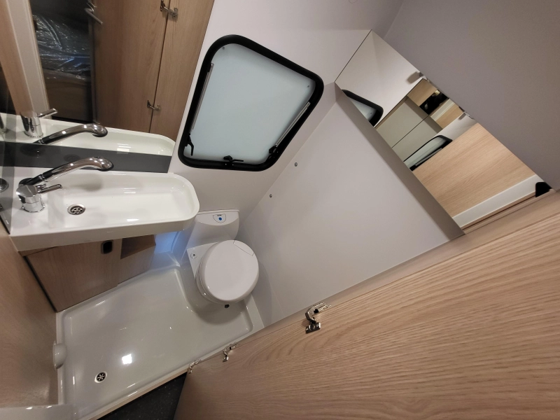 Adria Aviva 522 PT uit voorraad leverbaar  foto: 5