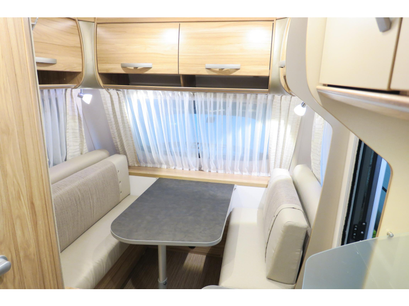 Eriba Nova Light 442 VLOERVERW.+MOVER+VOORTENT  foto: 9