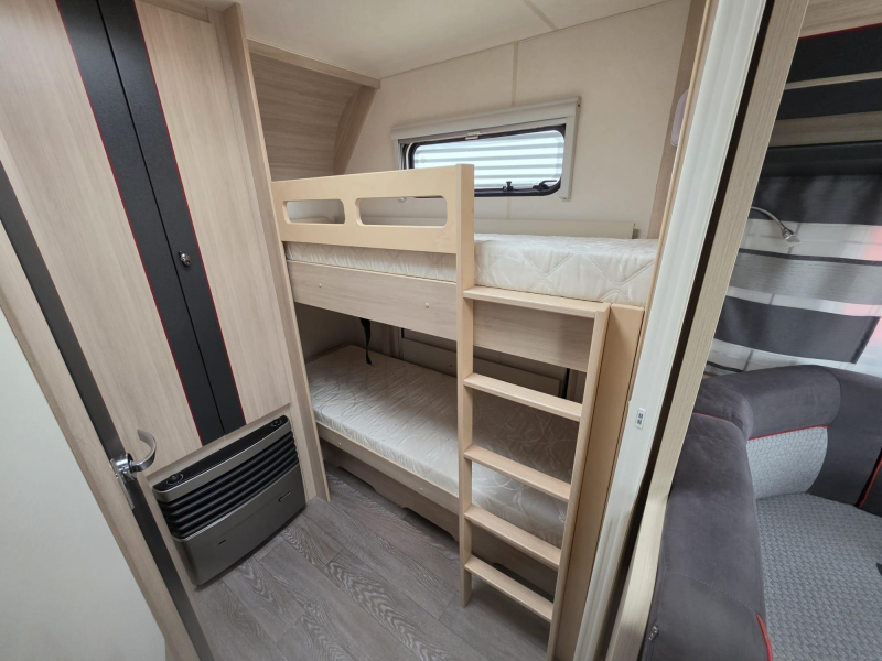 Hobby De Luxe Edition 545 KMF Nieuwe voortent, Mover  foto: 10