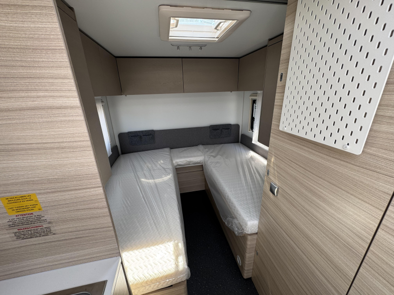 Adria Altea 502 UL 60 Year, deur met raam  foto: 5