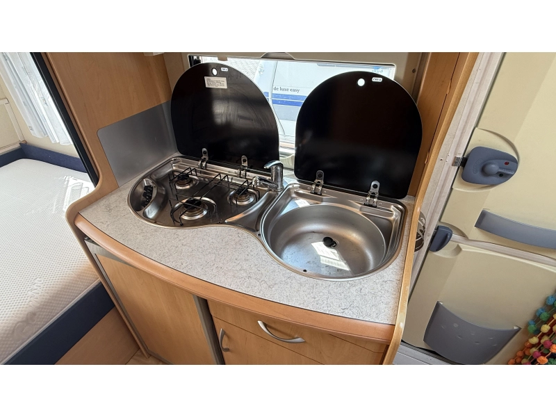 Hobby De luxe Easy 450 UF dwars bed rondzit toilet  foto: 8