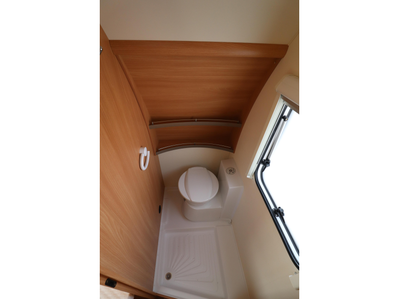 Knaus Sudwind Silver Selection 450 FU Mover Vloerverwarming  foto: 16