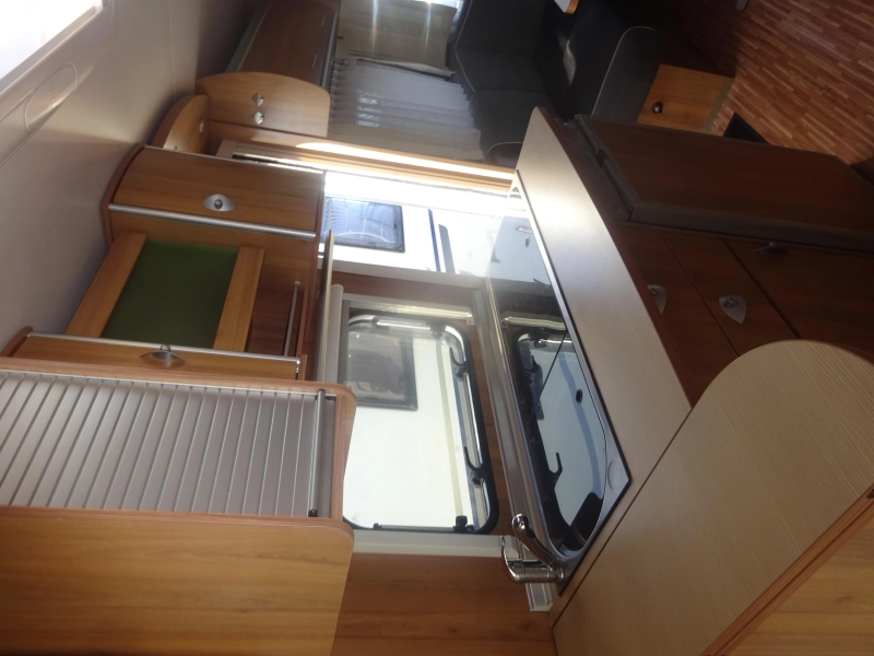 Bürstner Averso 500 TL  foto: 17