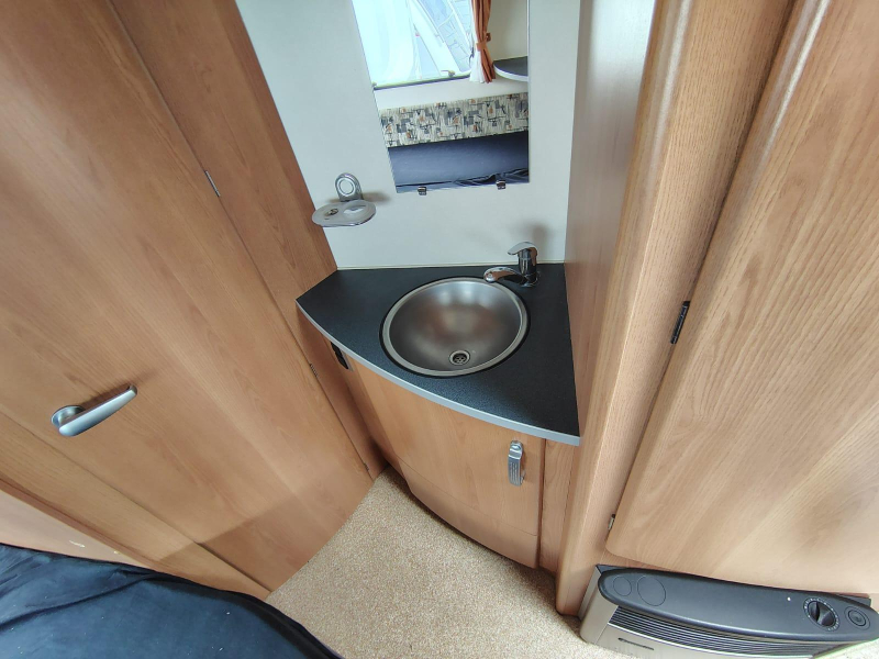 Kip Sky line 44 TDB mover /luifel  foto: 12