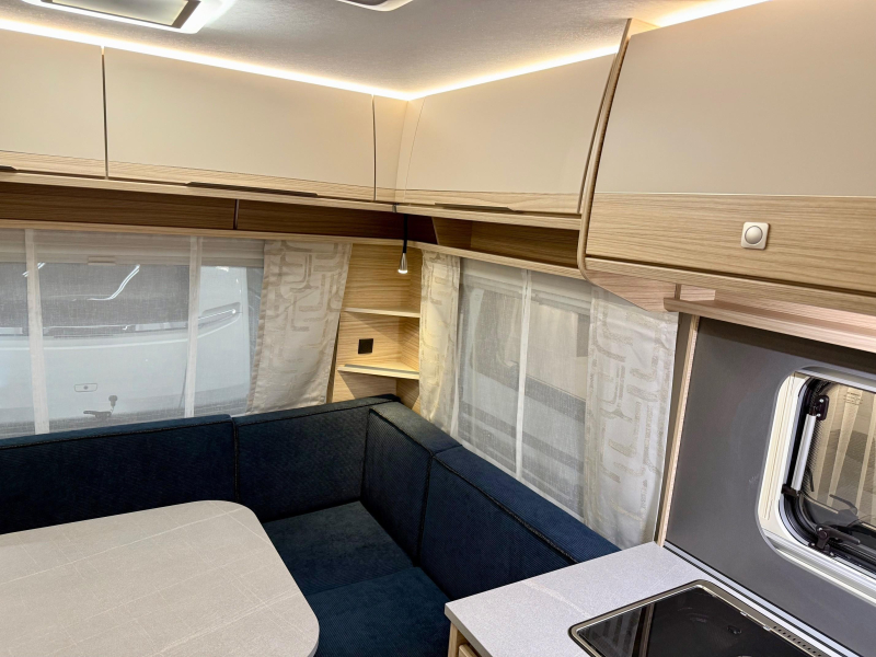 Fendt Bianco Activ 445 SFB modeljaar 2026  foto: 14