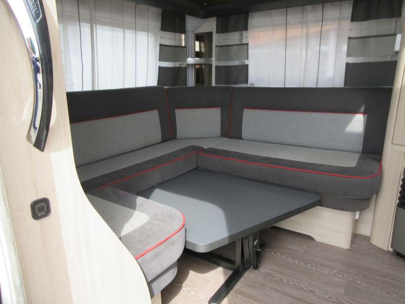Hobby De Luxe 495 UL MET VASTE LUIFEL EN MOVER  foto: 10