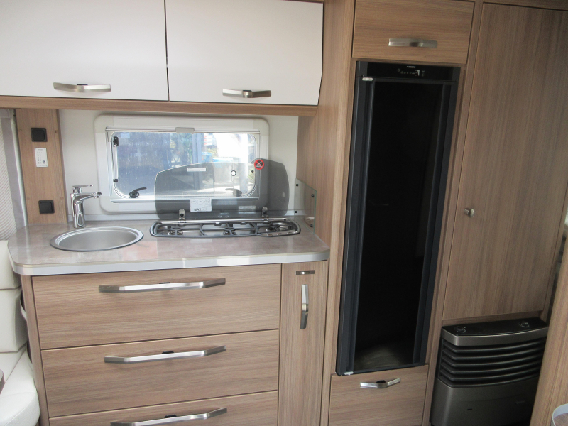 Tabbert Rossini Booster 540 E MET MOVER EN VASTE LUIFEL 