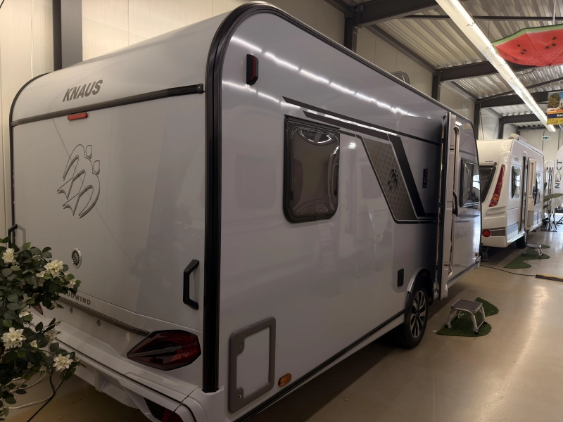 Knaus Sudwind Black Selection 500 FU 1800KG+vloer+Fransbed 