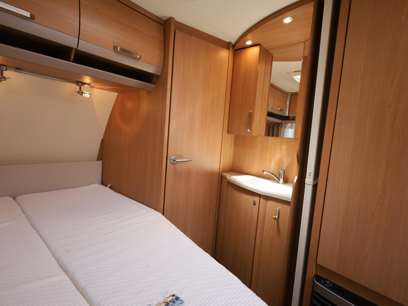 Knaus Sport 450 FU inclusief voortent  foto: 11