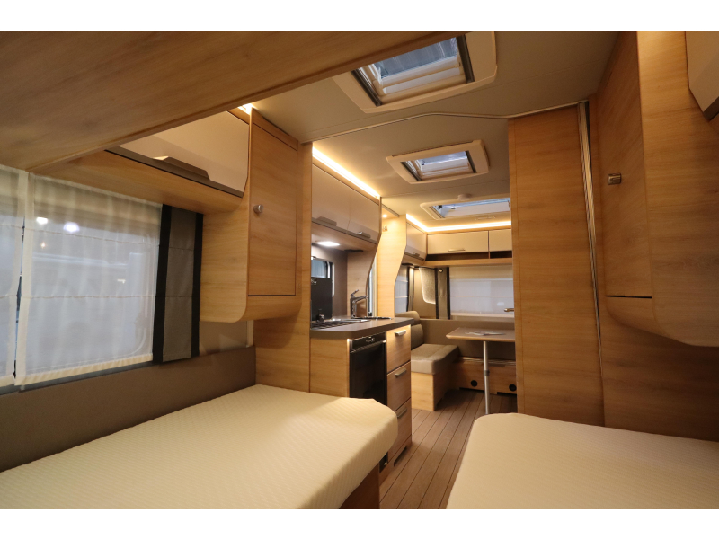 Knaus Sudwind Black Selection 460 EU Enkele bedden  foto: 14