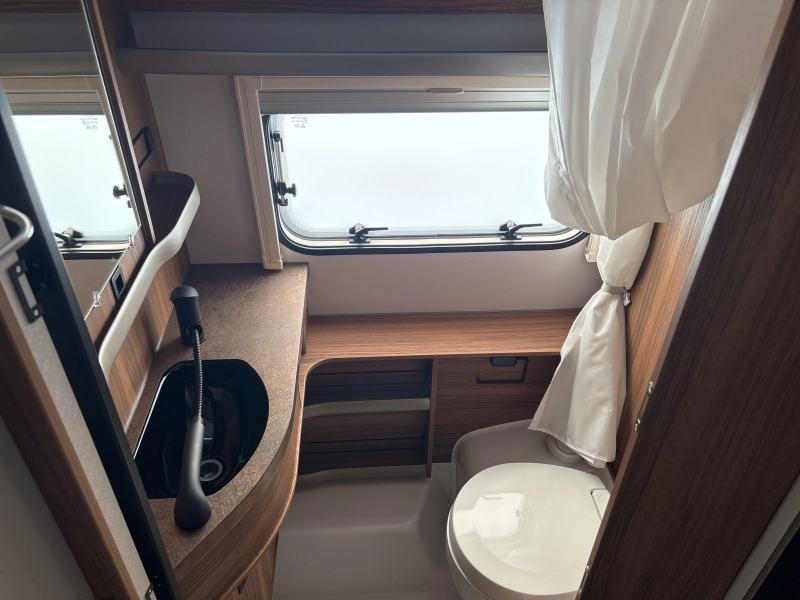 Eriba Touring 642 Ventura Legend Wit/Zilver  foto: 7