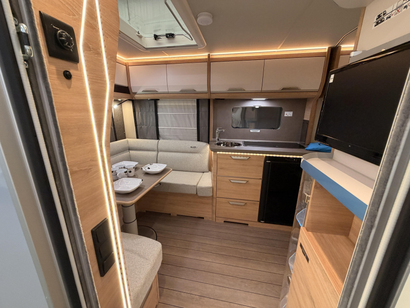 Knaus Sudwind Black Selection 450 FU +1700KG+Vloerverwarming 
