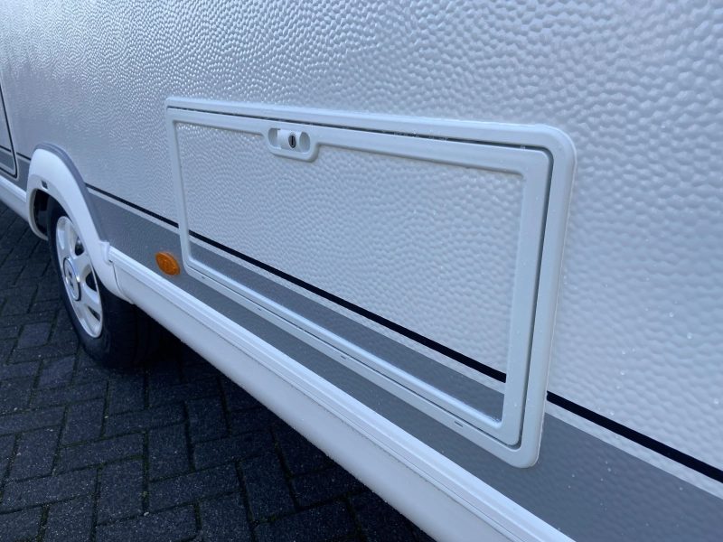 Hobby On Tour 390 SF Treinzit, dwars bed  foto: 5