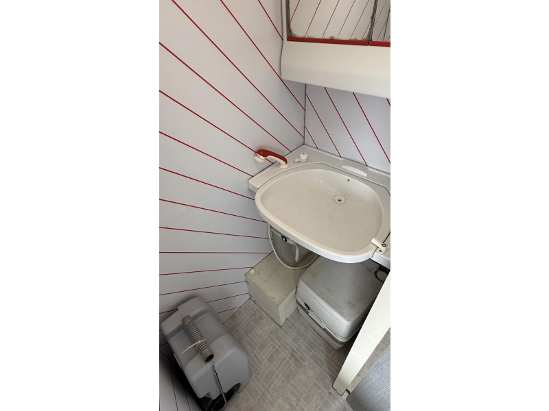 Home-Car Confort 42 2x zitgroep toiletruimte  foto: 5