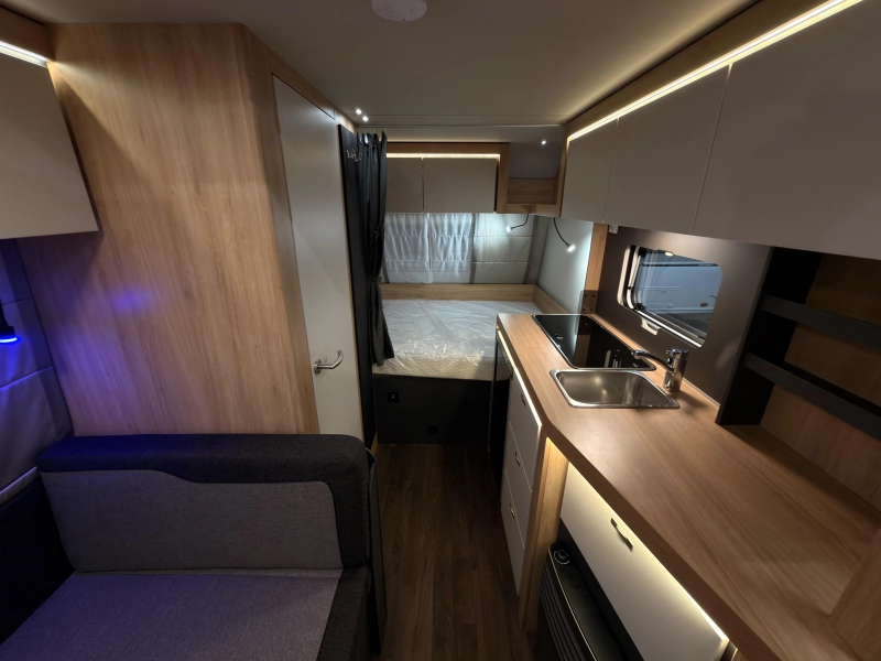 Knaus Sport Platinum 420 QD Platinum+1500KG+vloer  foto: 8