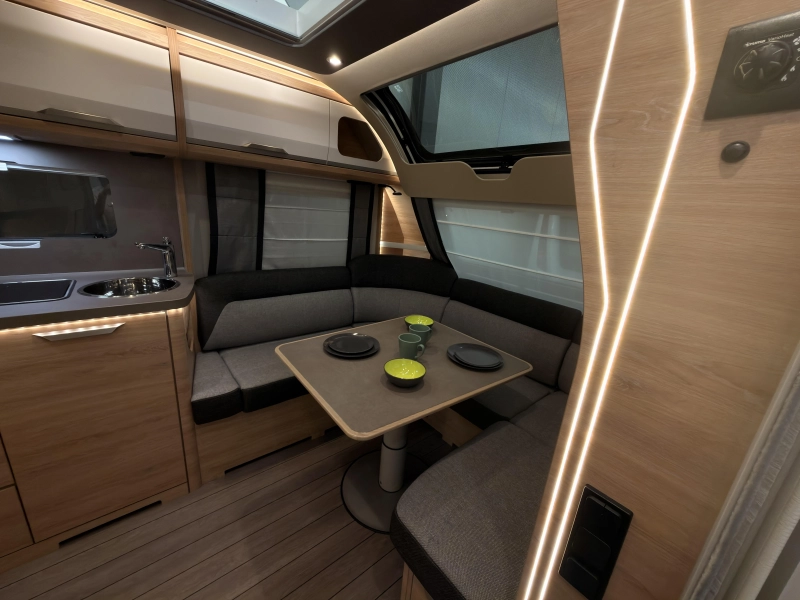 Knaus Sudwind Black Selection 500 FU 1800KG+vloer+Fransbed  foto: 4