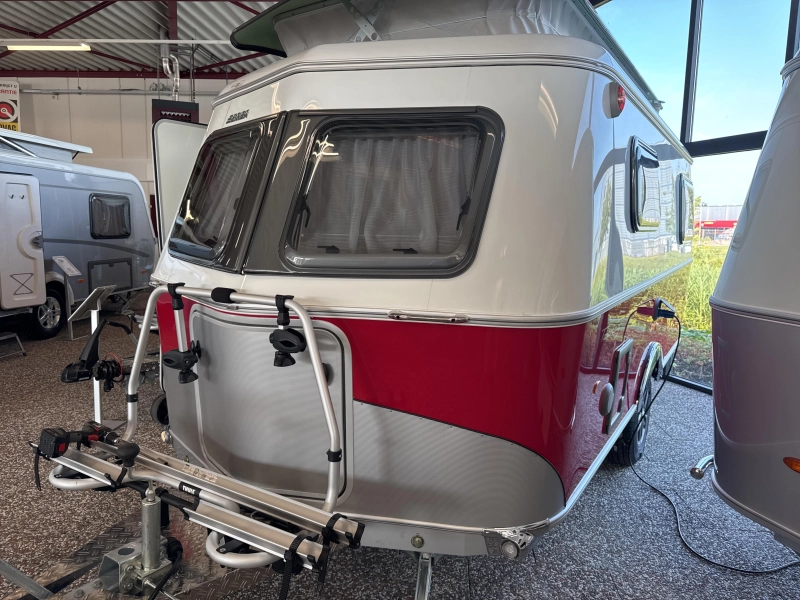Eriba Touring 542 Tango Red Luifel fietsdr  foto: 9