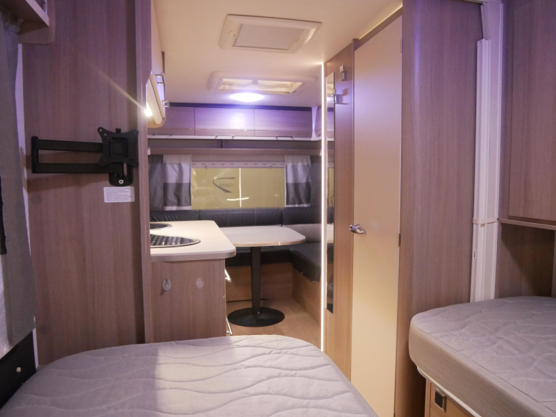 Caravelair Allegra 450 mover, fietsenrek  foto: 15