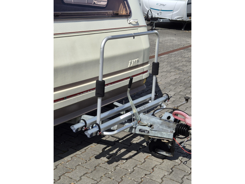 LMC Luxus 490 P Voortent - Klap bovenbed  foto: 21