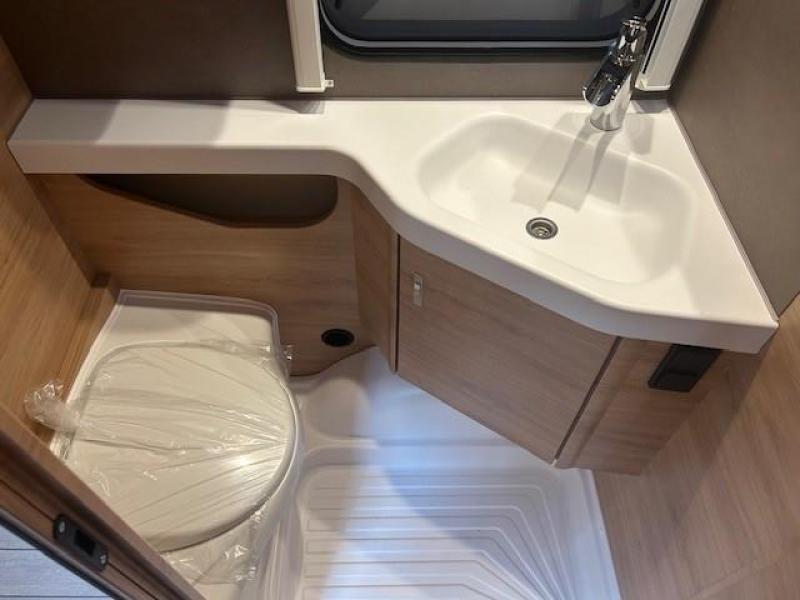 Knaus Sudwind Black Selection 460 EU  foto: 7