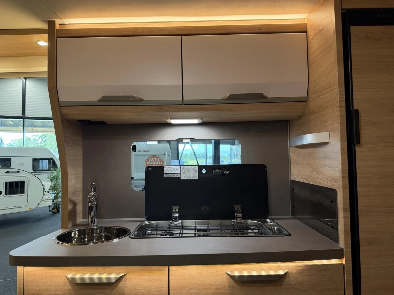 Knaus Sudwind Black Selection 500 QDK stapelbed / dwarsbed  foto: 15