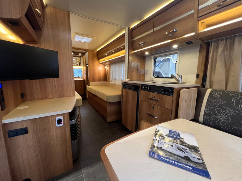Dethleffs Nomad 520 RET Lengtebedden,Mover, Airco  foto: 16