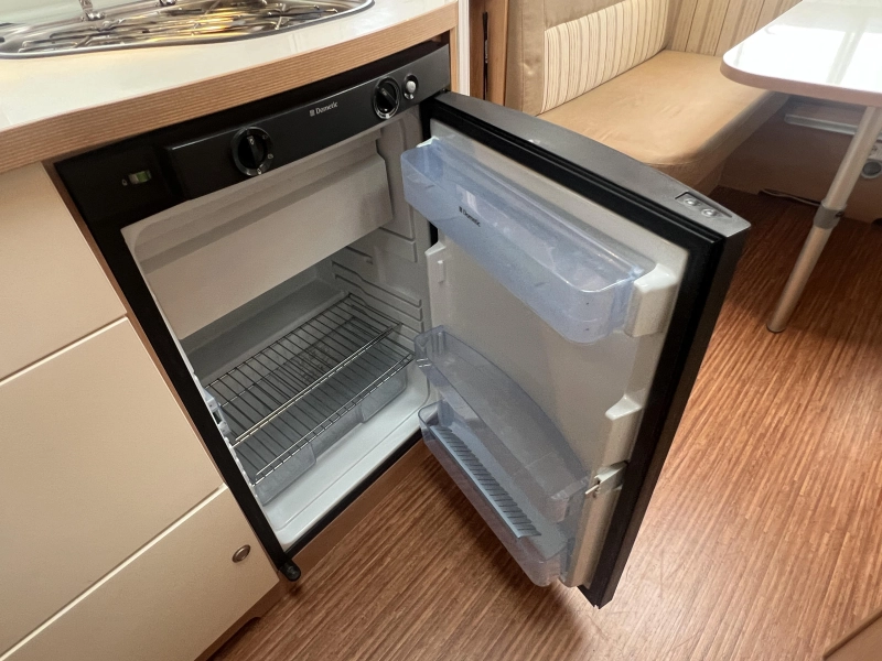 TEC Travel King 470 E zit enkele bedden toilet  foto: 8