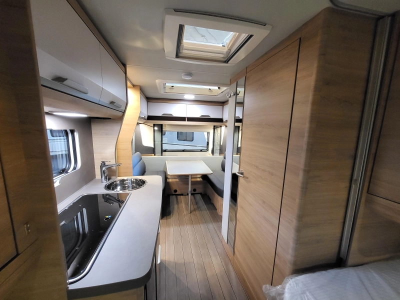 Knaus Sudwind Black Selection 460 EU super compleet af fabriek  foto: 7