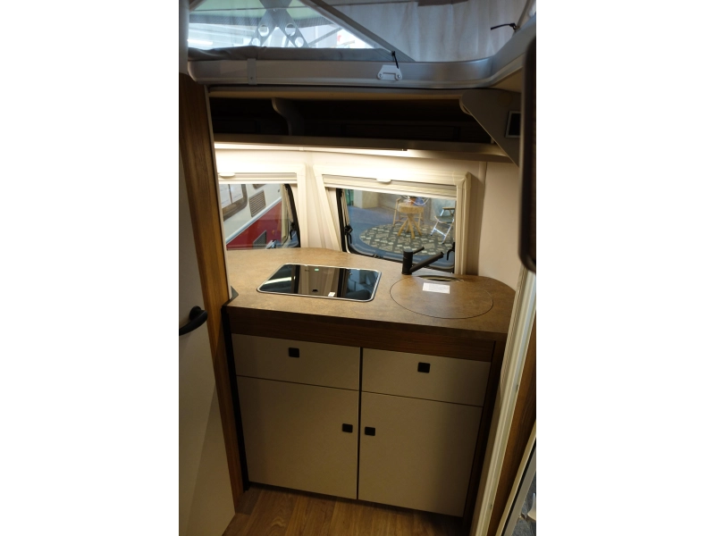 Eriba Touring 320 nieuw, € 3.000,- korting  foto: 12