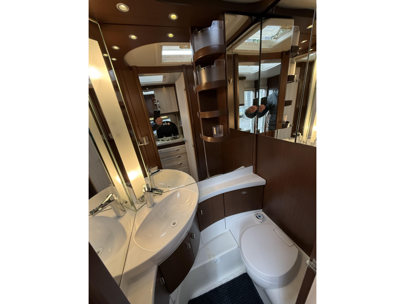 Hobby Prestige 495 UL 2 BEDDEN MOVER VOORTENT  foto: 11