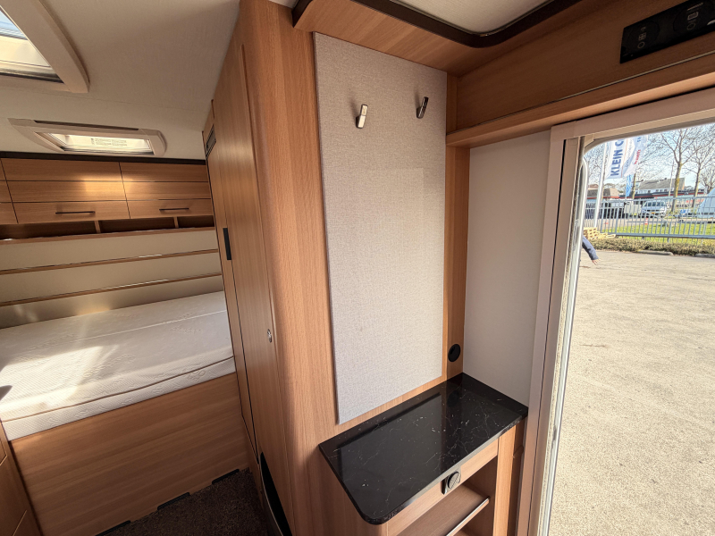LMC Style 410 D Mover+Luifel+Fiets+Voort  foto: 16