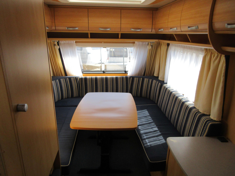 Dethleffs Camper 395 HK LICHTGEWICHT EN MET MOVER 