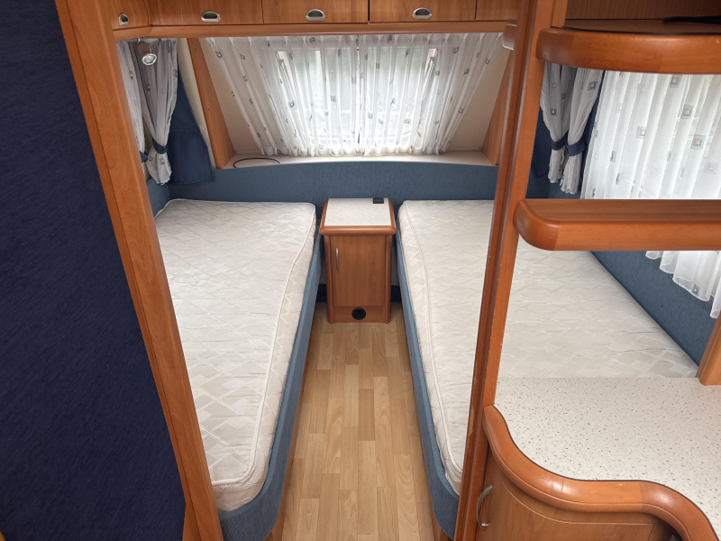 Hobby De luxe Easy 495 UL Mover/Fietsdr./Voortent  foto: 2