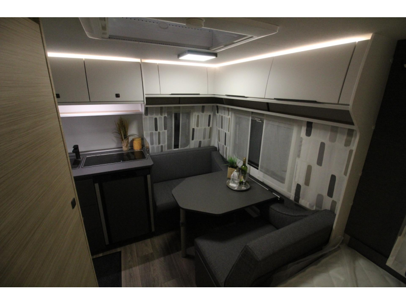Fendt Apero Activ 390 FH Frans bed & eindkeuken!  foto: 10