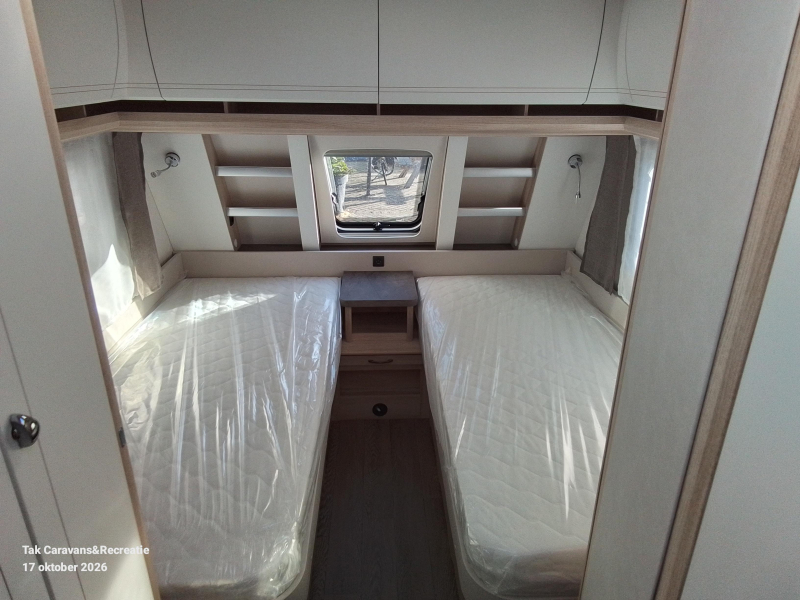 Hobby De Luxe 540 UL Aparte bedden  foto: 5