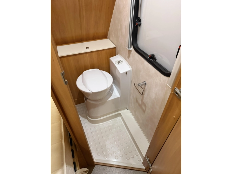 Kip Isa White 41 TDB FRANSBED VOORTENT MOVER  foto: 17