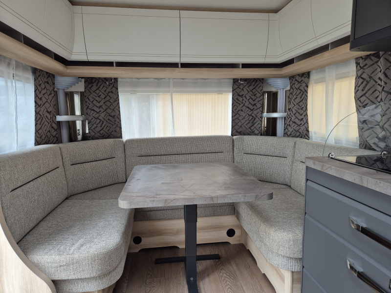 Hobby De Luxe 460 UFE  foto: 5