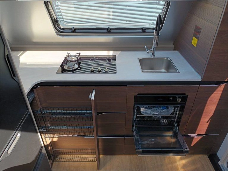 Adria Alpina 663 HT  foto: 3