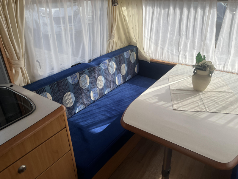 Chateau Calypso 480 KMD Stapelbed - Voortent  foto: 8