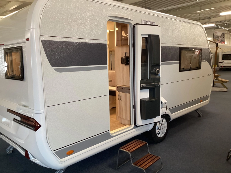 Hobby De Luxe 460 SFF Vrijstaand bed/ Douche  foto: 17